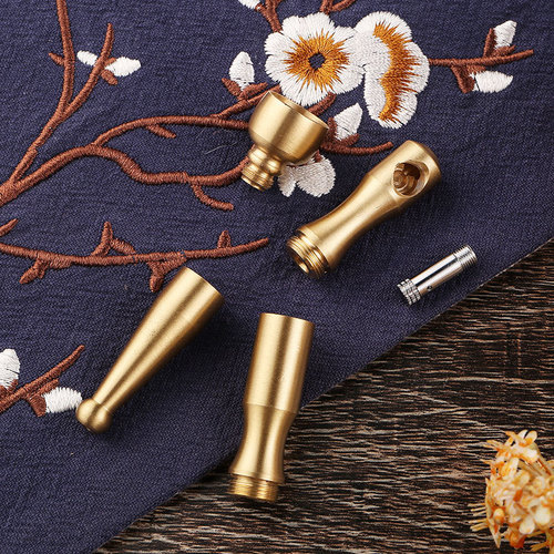 Pure brass pipe, vintage tobacco pouch, portable metal smoking gun—dual-purpose design with a filter tip, retro-style dry tobacco pipe