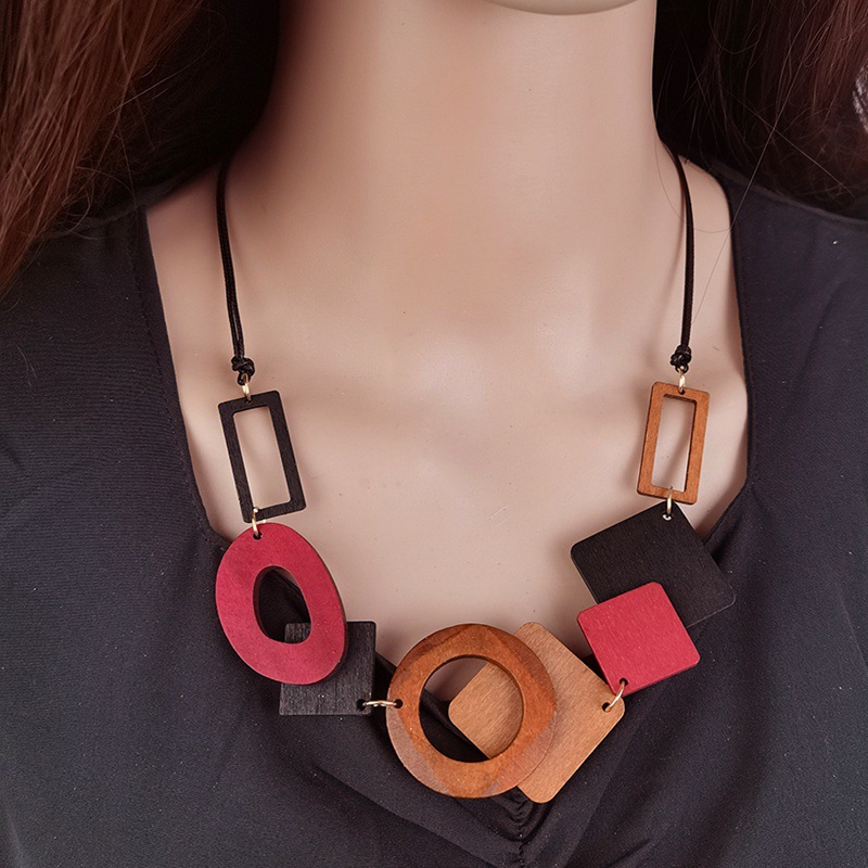 Collar de babero de chip de madera geométrico vintage hecho a mano colgante de madera collar transfronterizo nuevos accesorios al por mayor
