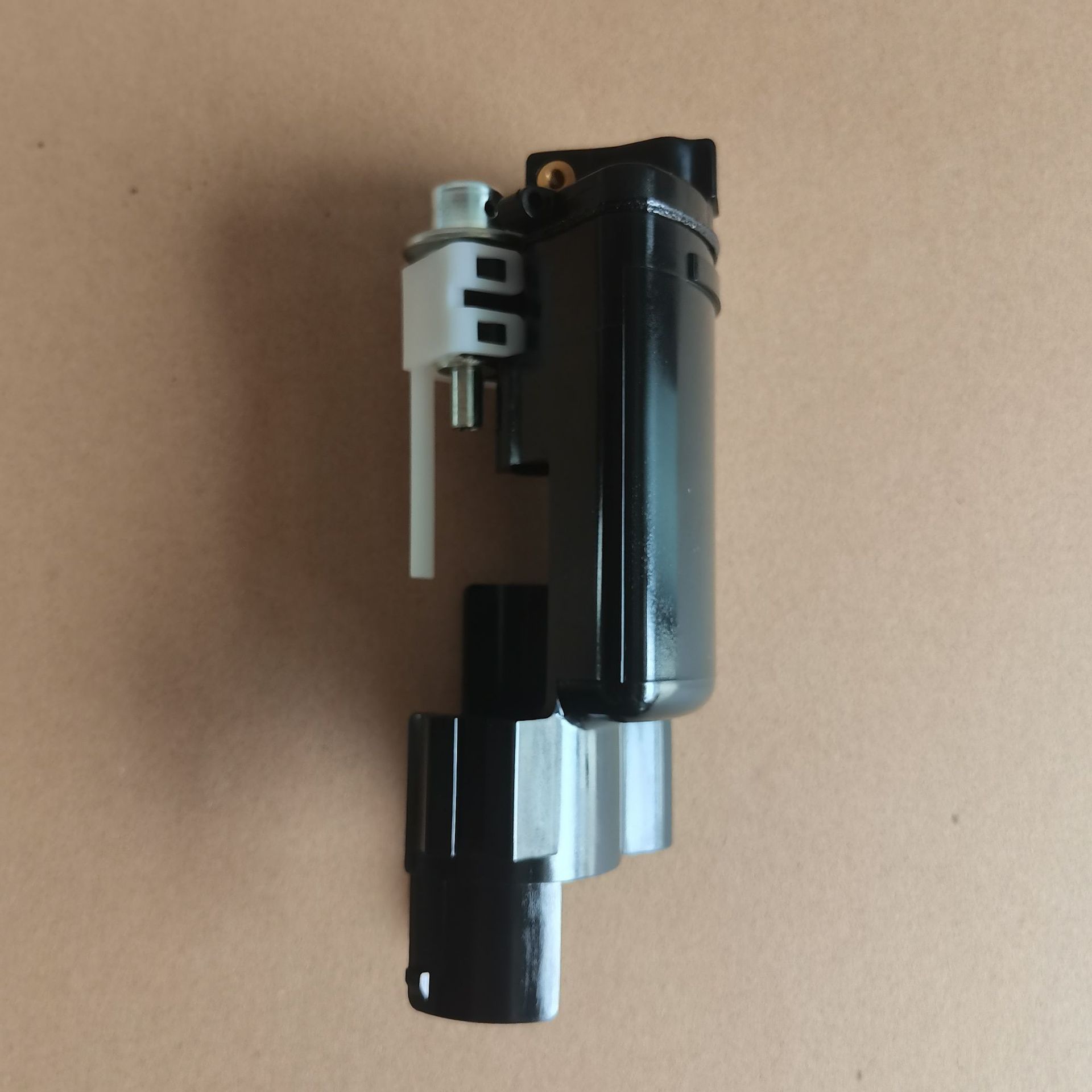 In-Stock Wholesale 1541024Fb0 Suitable for Suzuki Motorcycle Gasoline Filter Element Gasoline Filter Fuel Pump