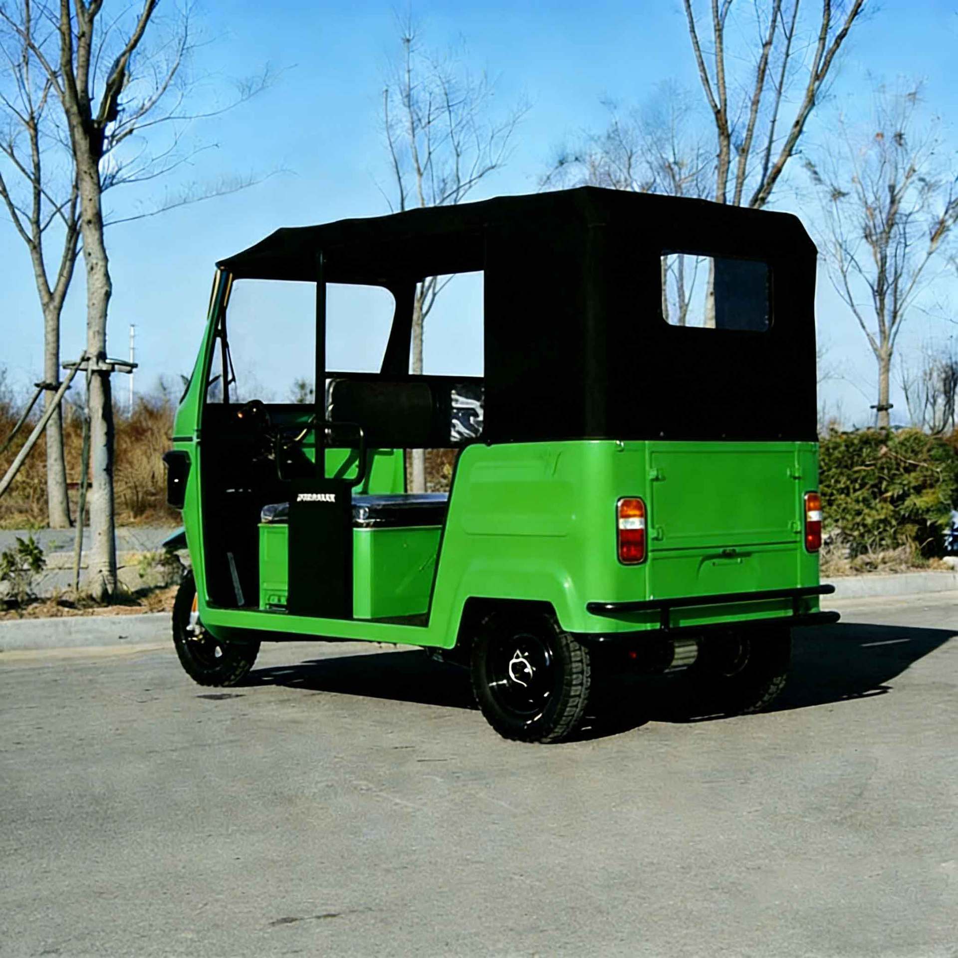 Cross-border exclusive supply of fuel-powered passenger tricycles with canopy, tuktuk passenger tricycle for export, suitable for passenger transport and sightseeing