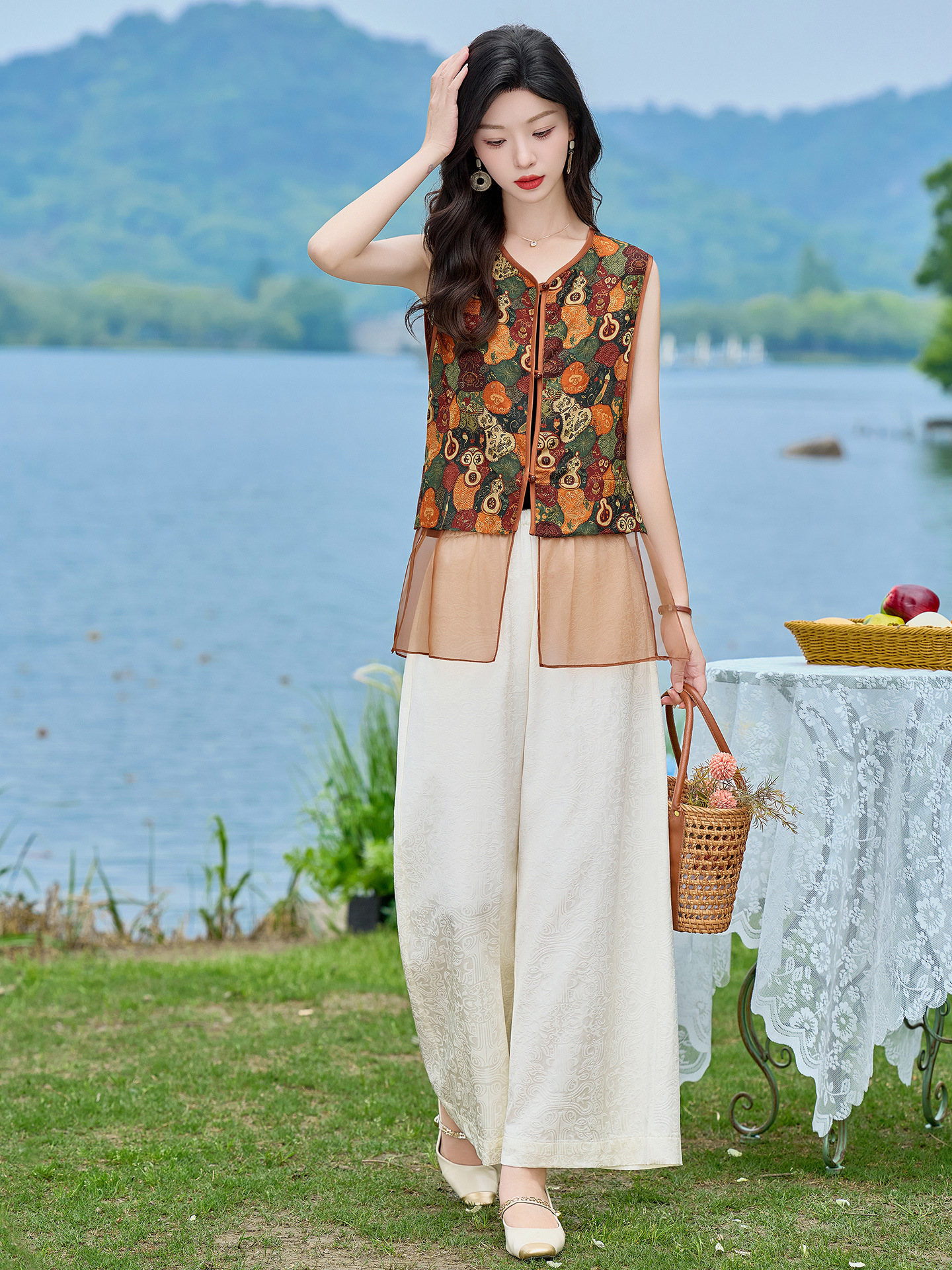 Bộ áo vest gile in họa tiết và quần ống suông phối đồ vintage nữ — Bầu hồ lô, Màu vàng chảy