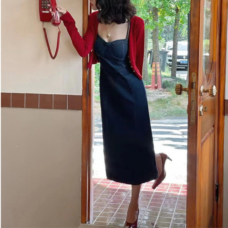 Jiuwu Homemade 2023 New Sexy Long-Sleeved V Neck Knitwear Cardigan Lazy Short Knitwear Top for Women