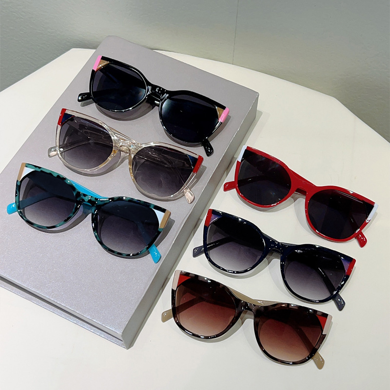 Personalized Colour-block Sunglasses For Women Slimming Street Style_voghion.com