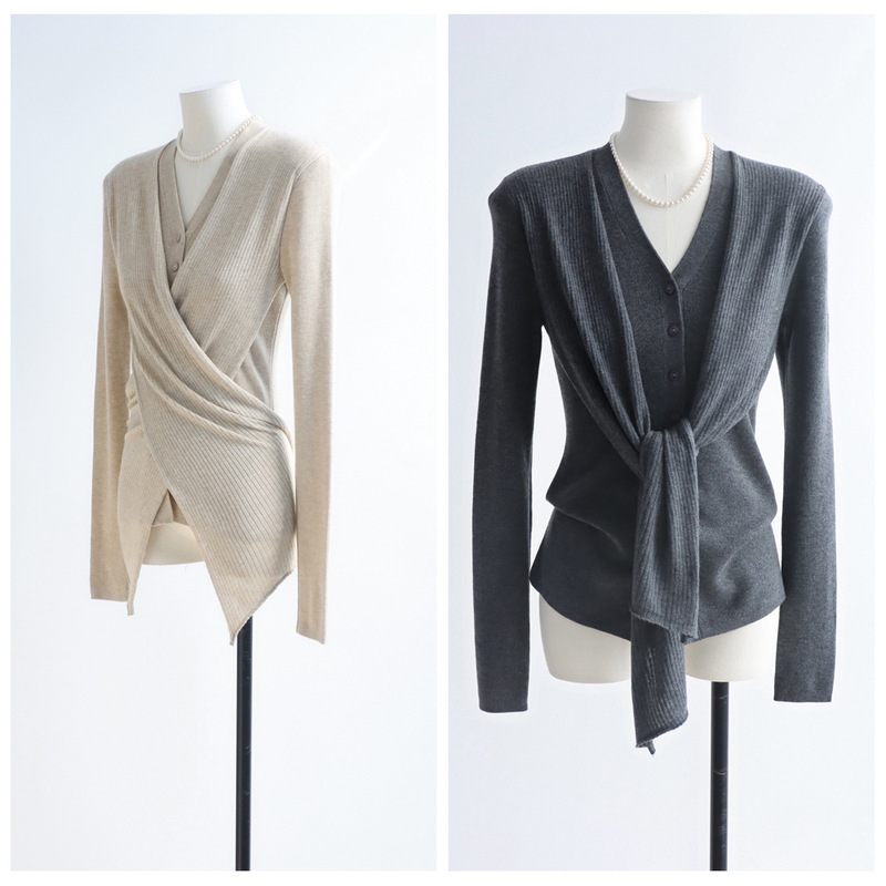 Trendy and Slimming Long-Sleeve Knit Cardigan with V-Neck for Autumn and Winter 2025, Suitable for Layering with Wool Tops