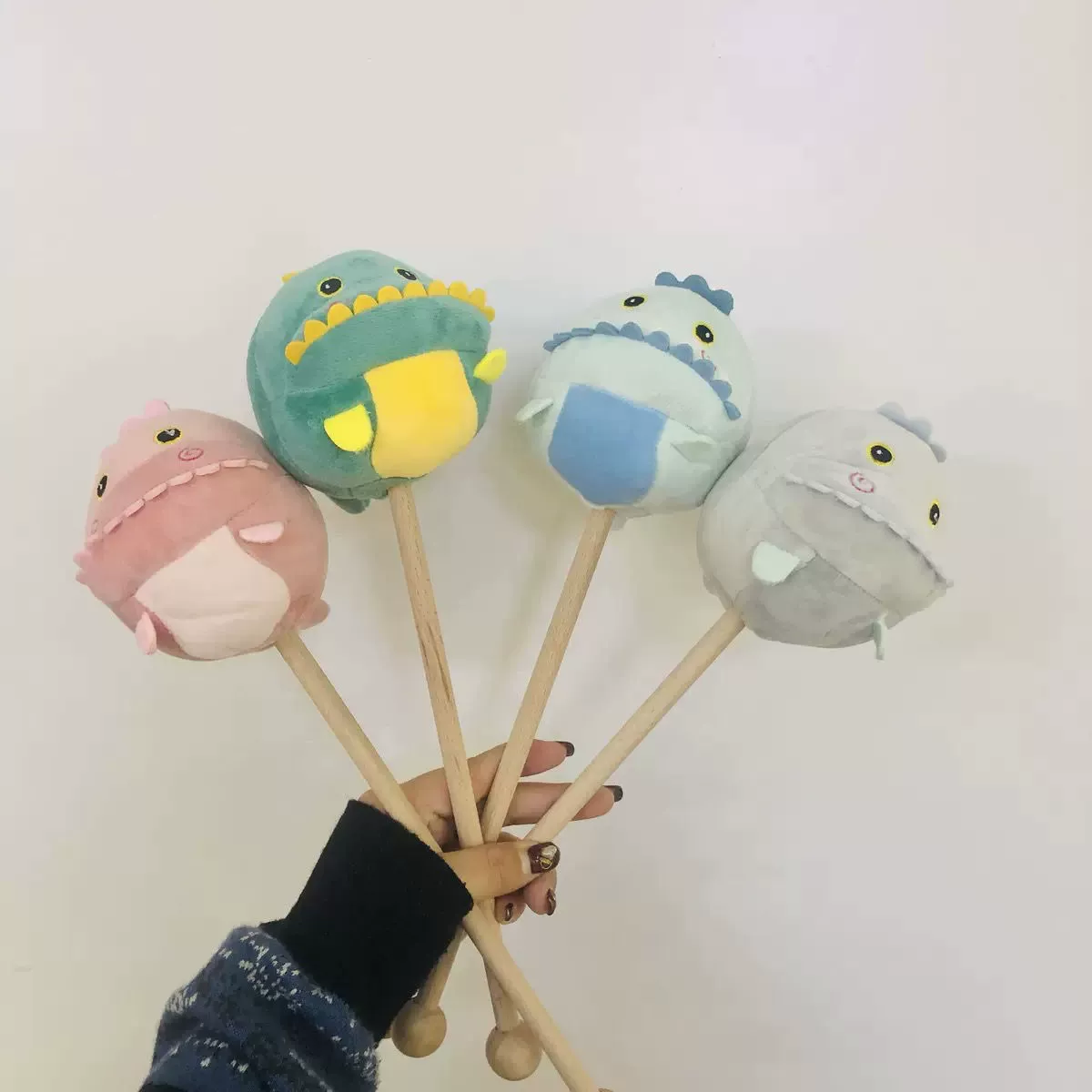 [10 000 похвалы] Массажный молоток мультфильм плюшевый маленький молоток