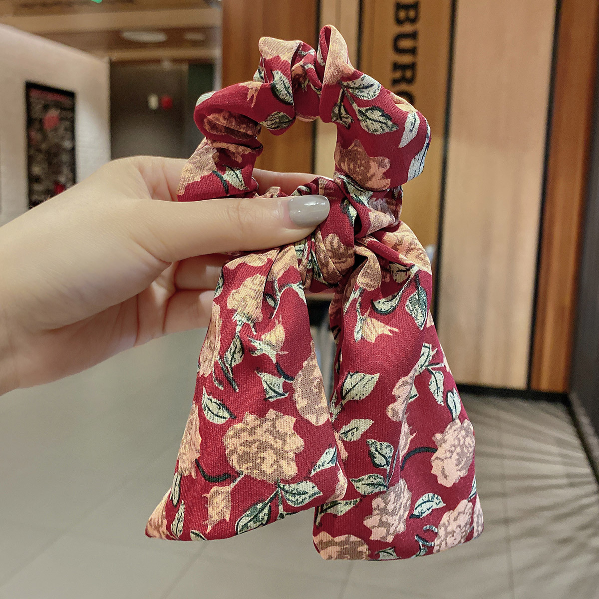 Pequeña bufandas de seda para el cabello de verano para mujeres bufandas de primavera red red de cabello nueva cinta francesa retro delgada cuerda de marea correa flotante