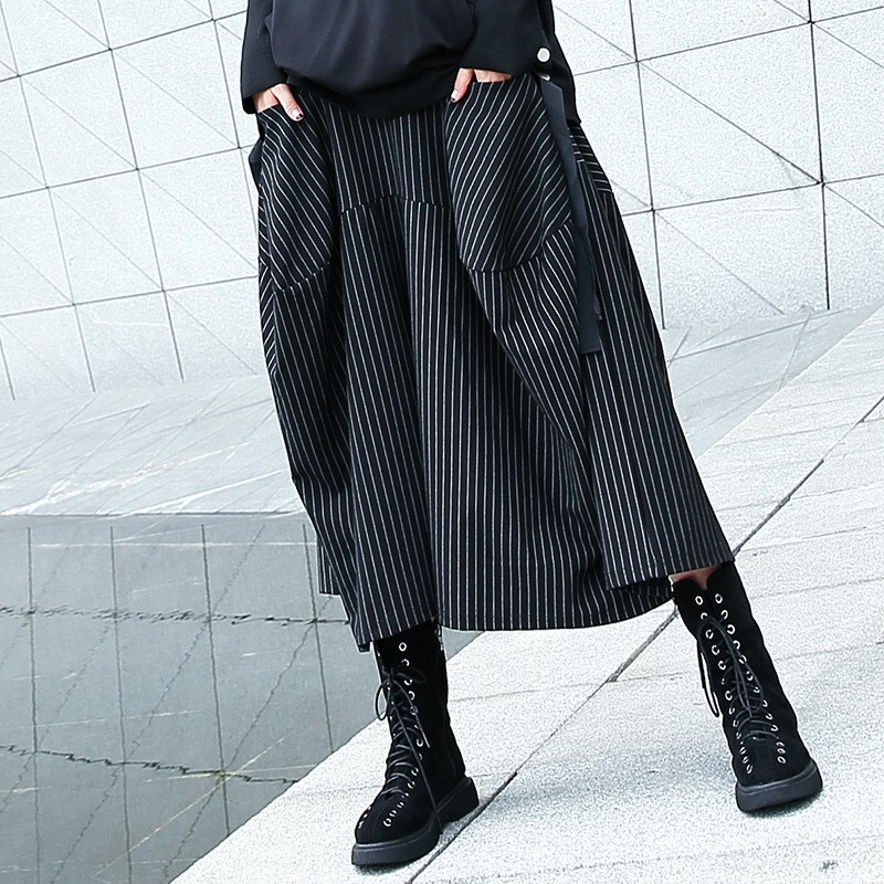 Japanese Yamamoto style black and white striped cropped wide-leg pants women's spring and autumn loose retro drape high waist casual culottes Japanese Yamamoto style black and white striped cropped wide-leg pants women's spring and autumn loose retro drape high waist casual culottes