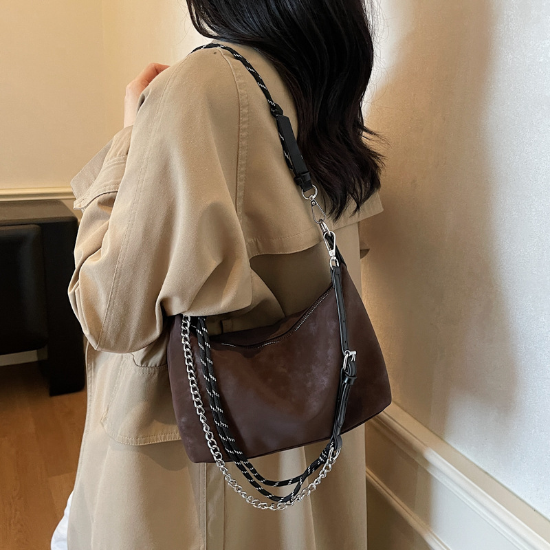 Bolsas de mujer transfronterizas retro bolsas de brazo de aire extranjero para mujeres otoño y invierno 2025 nueva moda bolsas de hombro casuales simple mochila