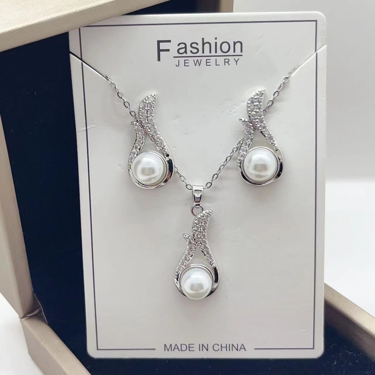 3267e9a30a3c834c497e9e09a8819b