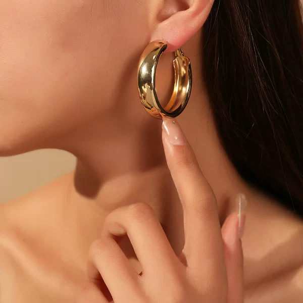 European and American Cross-Border Metallic Glossy Fashion Large Hoop Earrings for Women with Unique Design and Exaggerated Temperament