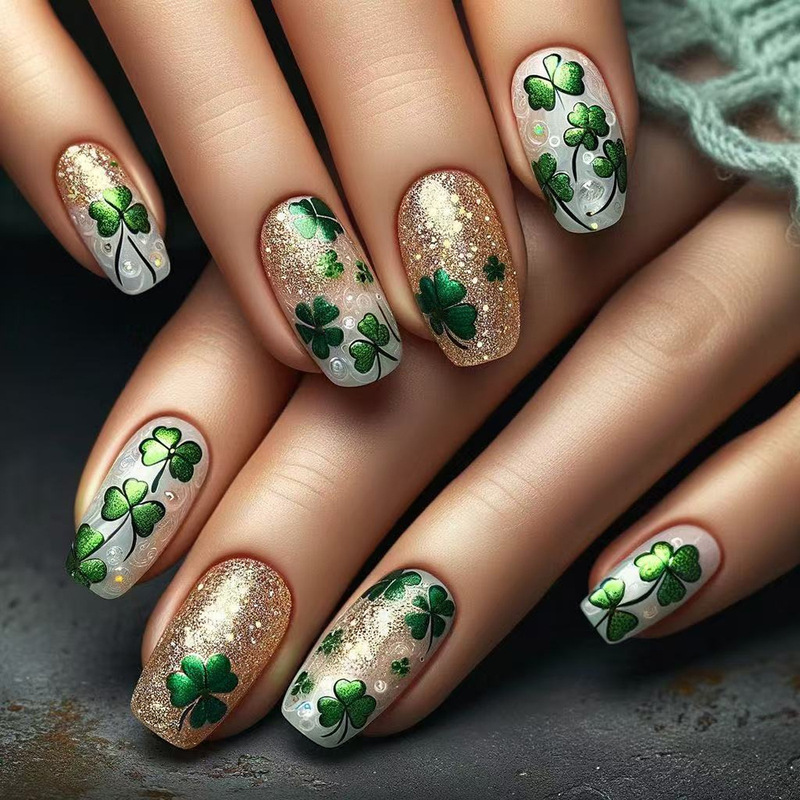 St. Patrick's Day Gold Flash Metal Green Clover Design Medium Square Wear Nail Nail Pieces