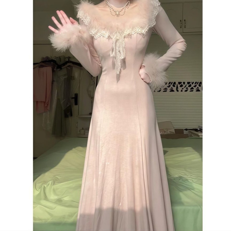 Luxurious Faux Ostrich Feather Dress with Intricate Craftsmanship, Long Fur Cape, and Warm Coat Two-Piece Set