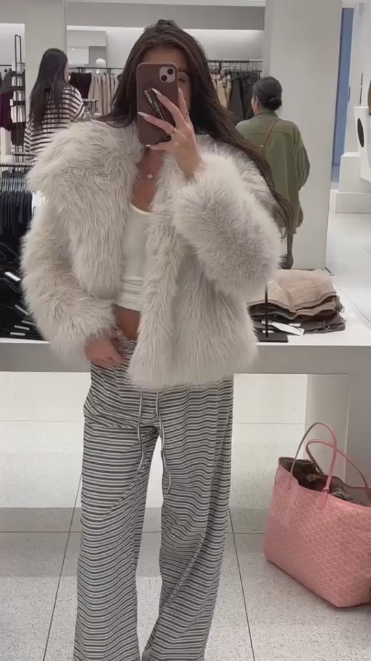 K Sexy Hot Girl Imitates Fur, European And American Street Fashion Trend, Trendy Internet Celebrity, Environmentally Friendly Fur_ecoleips.com