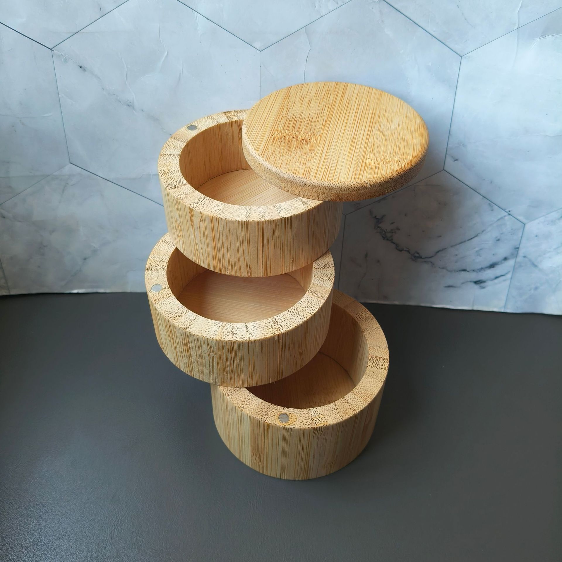 숟가락이 있는 3겹: 13*9cm, 무게 300g