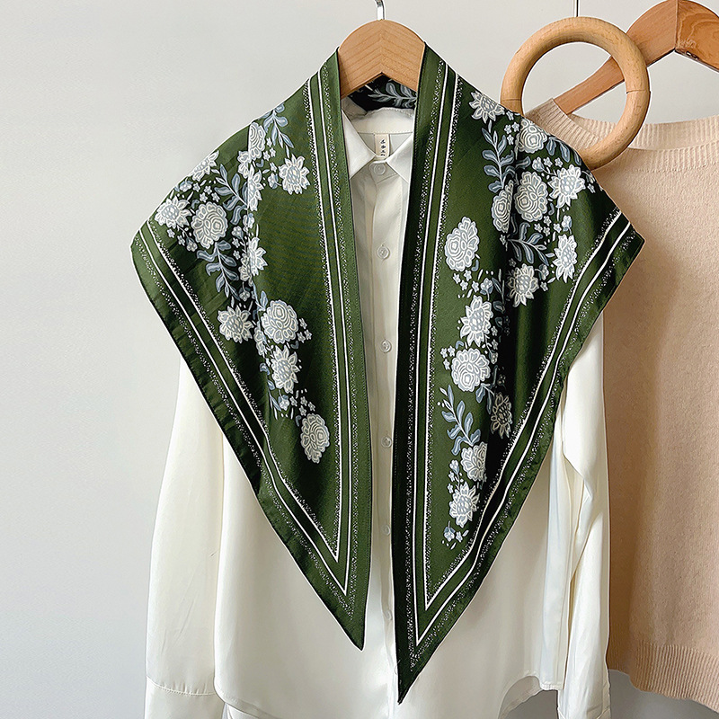 2025 nuevo estilo verano todo-fósforo cintura a juego camisa traje de mezclilla chal seda de sarga toalla triangular de moda fresca