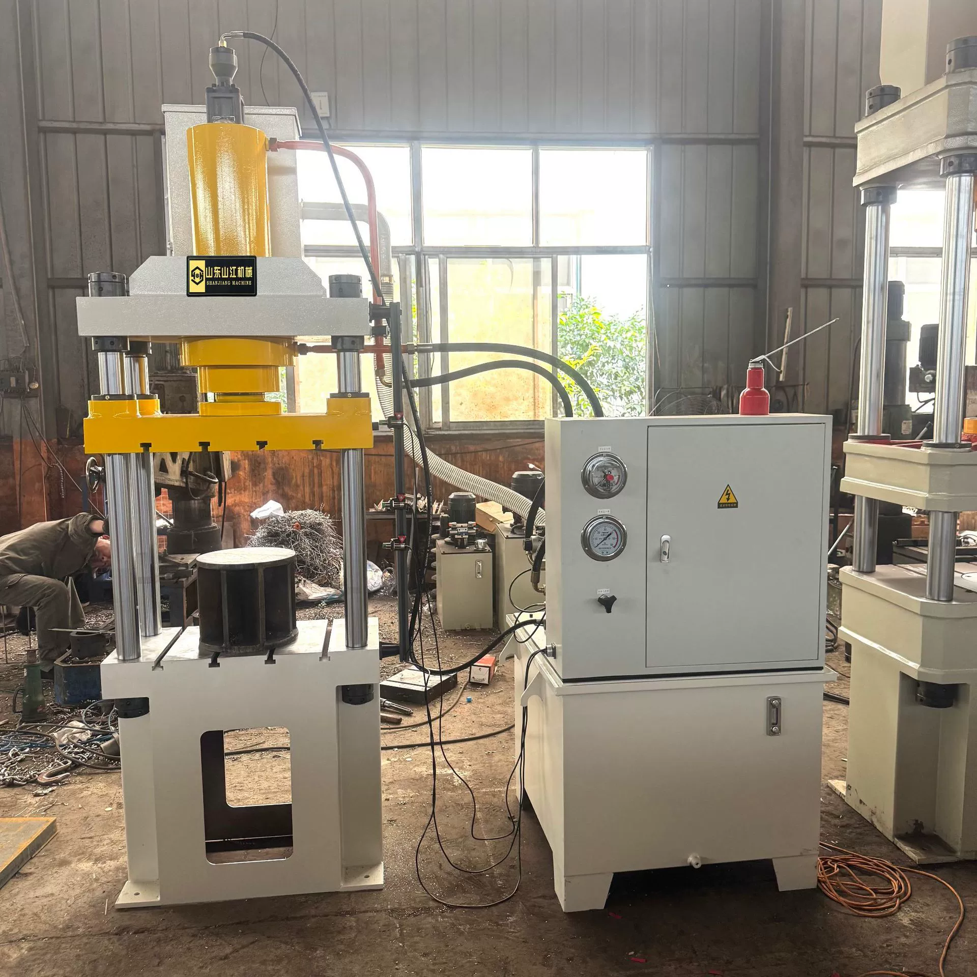 100-тонный гальванизированный пресс для формования распределительных коробок, 60-тонный гидравлический пресс для штамповки из нержавеющей стали с быстрой четырехколонной системой