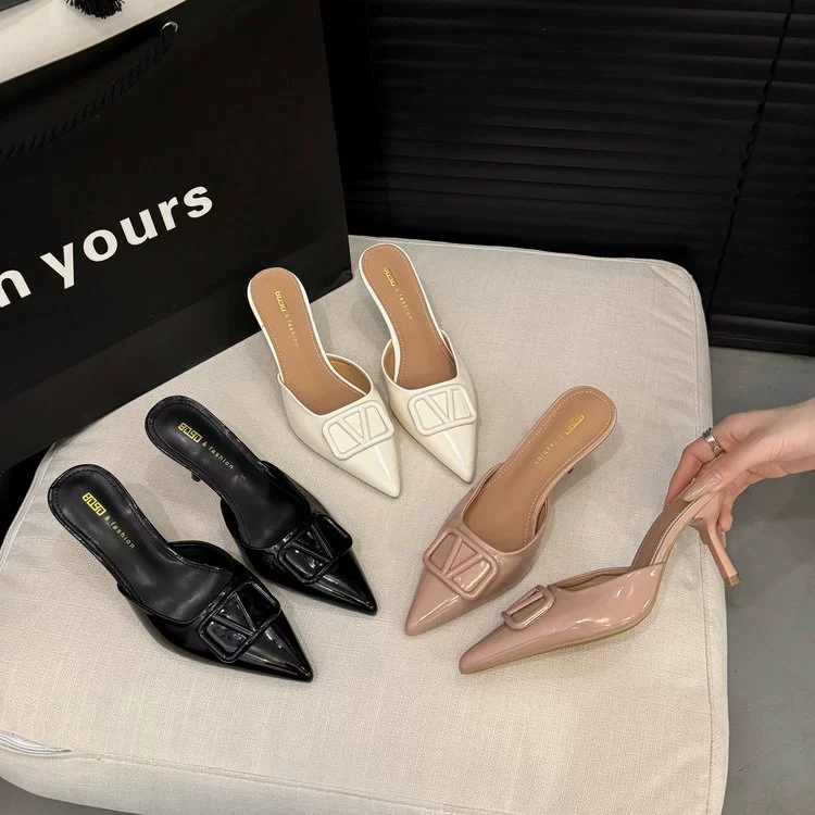 2025 новые летние стильные туфли на высоком каблуке из лакированной кожи с острым носком и V-образной пряжкой для женщин, красивые и сексуальные туфли на шпильке во французском стиле, полутапочки с носком для верхней одежды