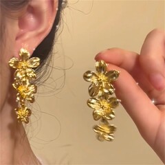 欧米のクロスボーダーの爆発金の大げさな花のフリンジイヤリングの女性の軽豪華な大衆の高級感のピアスのネットの赤い耳飾り