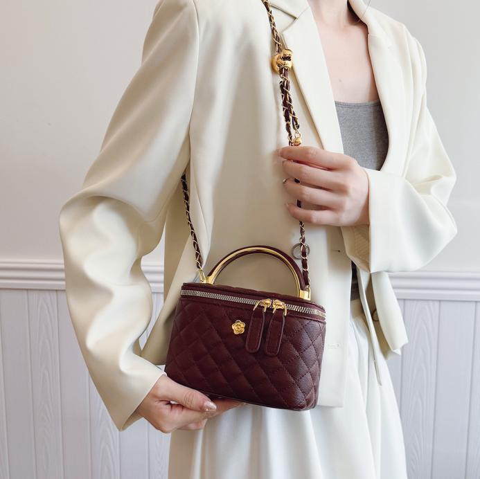 Bolsa de estilo de cadena de diamond para mujeres 2025, nuevo estilo de moda universal bolso de mano, bolso de hombro de moda extranjera