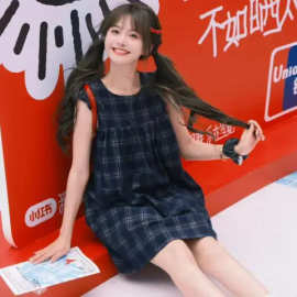 夏季2025新款宽松复古背心小飞袖连衣裙甜美格纹学院小个子短裙