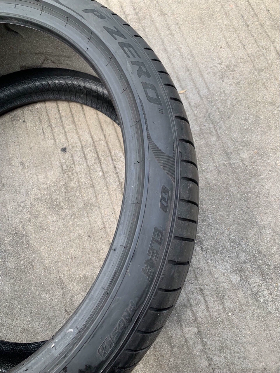 Б/у шины Pirelli для Tesla MODEL Y/3 255/45R19 255/35R21 275/35R21