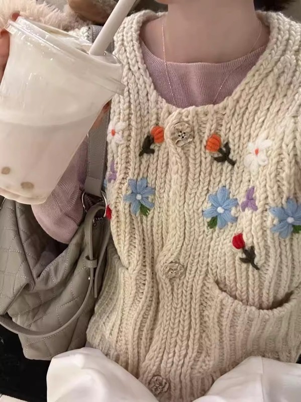 法式多巴胺重工绣花针织背心女秋冬新款甜美风百搭叠穿减龄毛衣潮|undefined