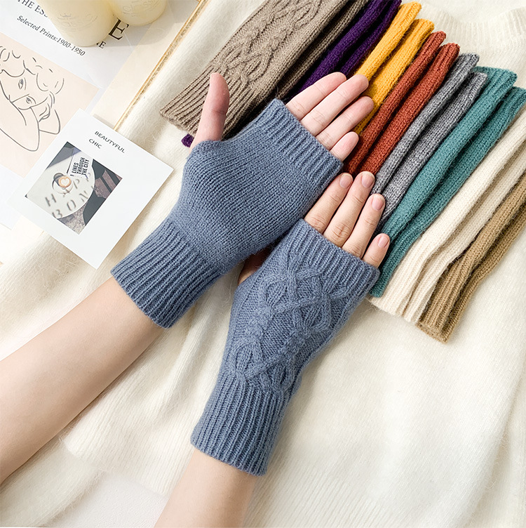 Unisex Sweet Simple Style Solid Color Gloves 1 Pair display picture 18