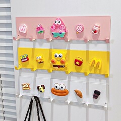 冷蔵庫の側面の磁気吸引のフックは穴を開けないで強力な磁石のフックのかわいい漫画のスポンジの赤ちゃんのドアの後で物を置く棚です。
