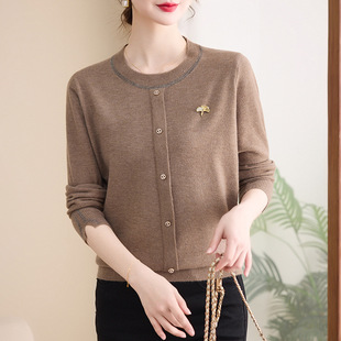 Mother's Spring and Autumn Dress Foreign Style Round Neck Knitted Base Shirt Top Middle-aged and Elderly Women's Fashion Pullover Sweater Small Shirt