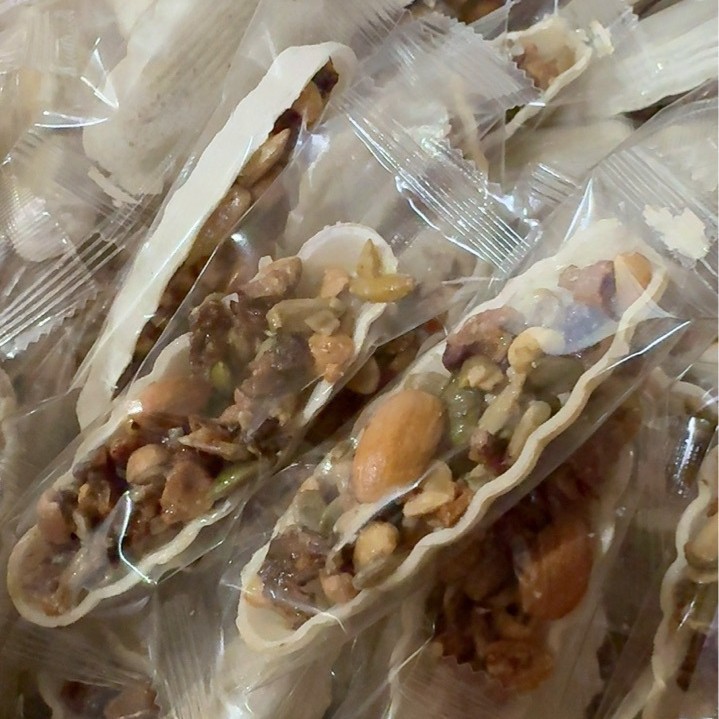 【质推荐】坚果小船酥巴旦木休闲小零食吃的解馋小包装坚果零食