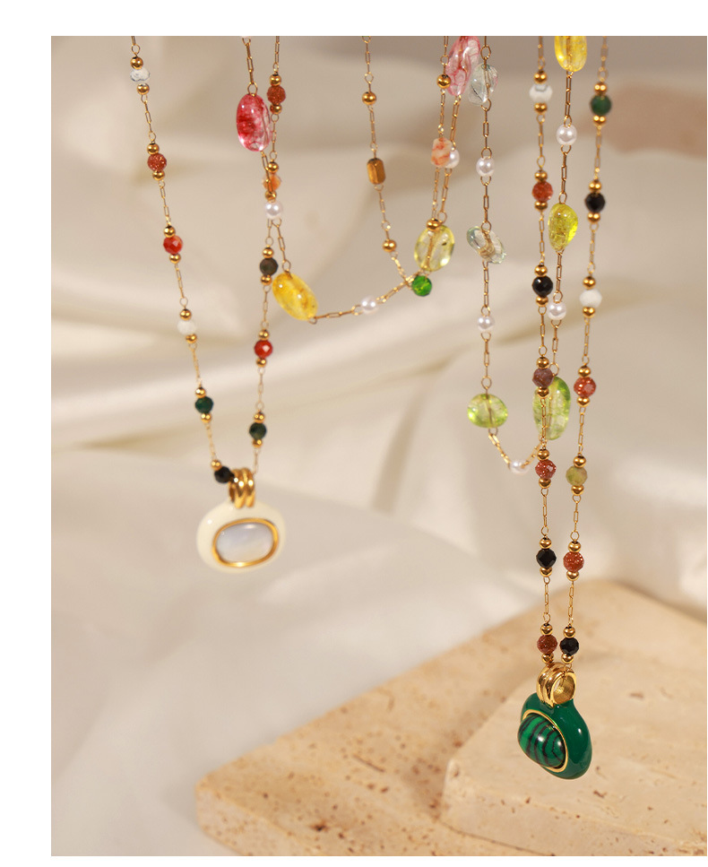Neue Modepersönlichkeit Nische Titanstahl vergoldet Naturstein Anhänger handgefertigte Perlen Halskette_voghion.com