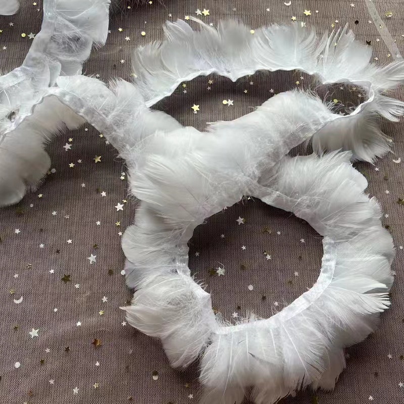 작은 흰색 떠다니는 천 조각 2m