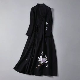 连衣裙;女式衬衫;半身裙