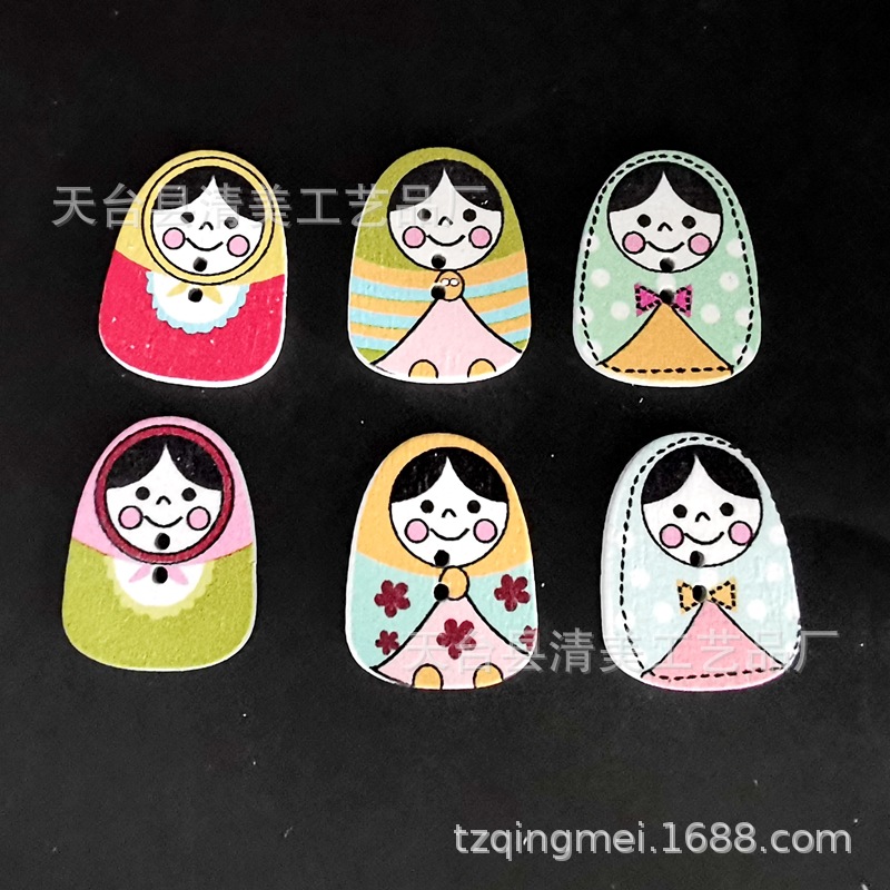 19*25mm fondo blanco muñeca de madera botón de madera decoración de madera muñeca pintada artesanía 50 por paquete