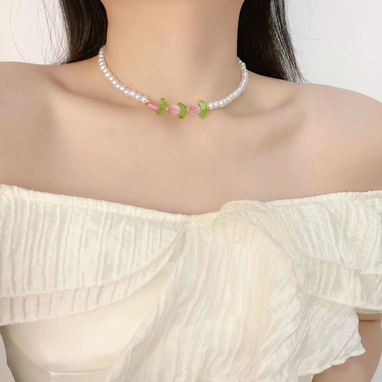 Collana con perle e tulipano chic per donna stile francese_voghion.com