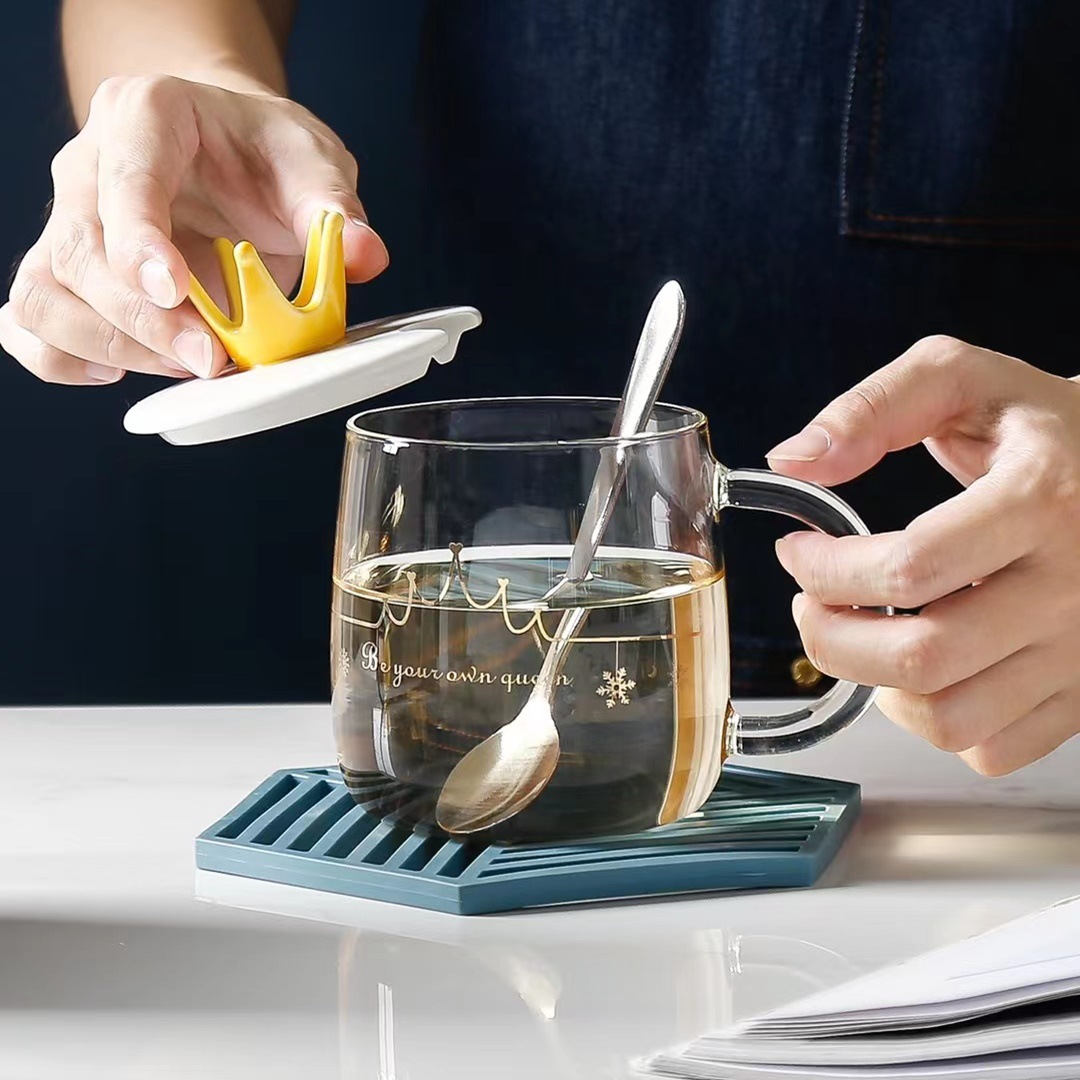 Estilo nórdico personalidad creativa corona vidrio transparente regalo con tapa cuchara taza de café simple Oficina inglés