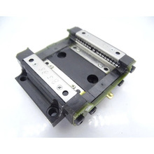 日本THK HRW17CA1UU宽幅导轨滑块 螺纹孔可上下安装 自动调心