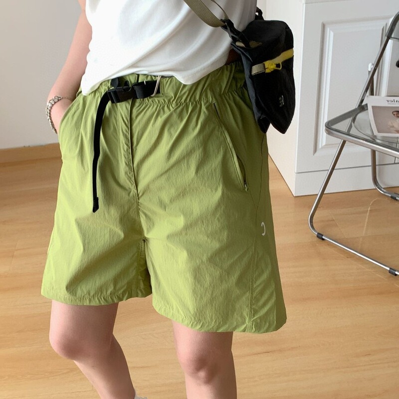 26 Spring/Summer New Product: Sujia Casual Outdoor Hiking Versatile Elastic Casual Shorts for Women in Two Colors 26 Spring/Summer New Product: Sujia Casual Outdoor Hiking Versatile Elastic Casual Shorts for Women in Two Colors