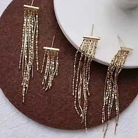 项链;戒指;耳钉