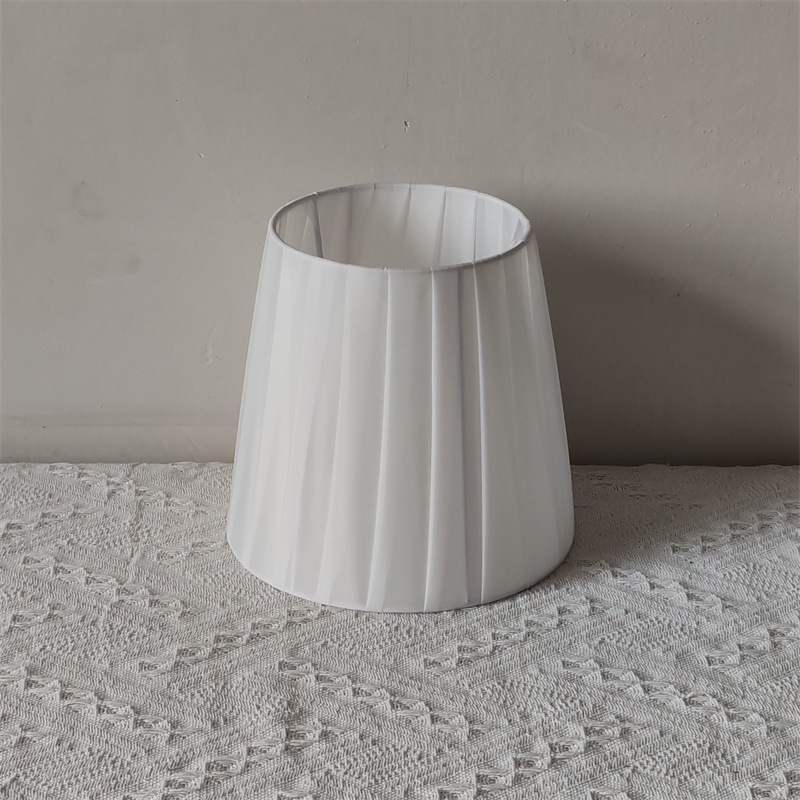 Transfronteriza en stock creativo nórdico simple hecho a mano plisado tela tira pantalla lámpara de mesa lámpara de pared accesorios sombreado