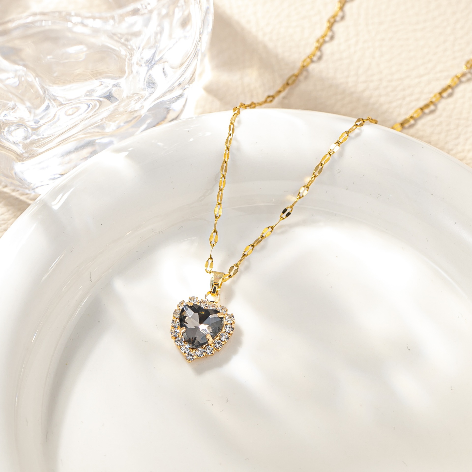 6g Weight Titanium Steel Pendant Material Zircon Inlay Material Pendant Necklace Classification Titanium Steel Chain Material 1 Piece Quantity Casual Occasion Titanium Steel Material Heart Shape Pattern Women's Gender Plating Design Simple Style Style Titanium Steel Simple Style Plating Heart Shape Zircon Pendant Necklace 13
