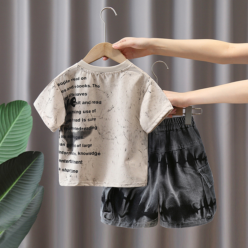 7374 Traje de manga corta para niños 2025 Nueva ropa de verano para niños Camiseta de teñido anudado de estilo occidental Ropa de marca de moda hermosa de verano 6