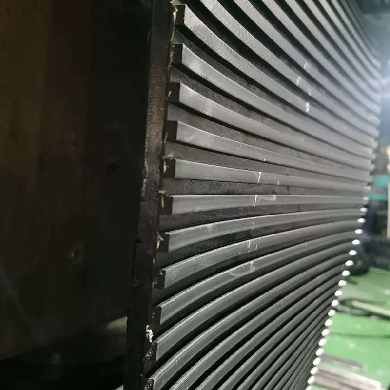 定制批发花纹输送带3米加宽上凸花纹输送带防滑坡度尼龙传送带