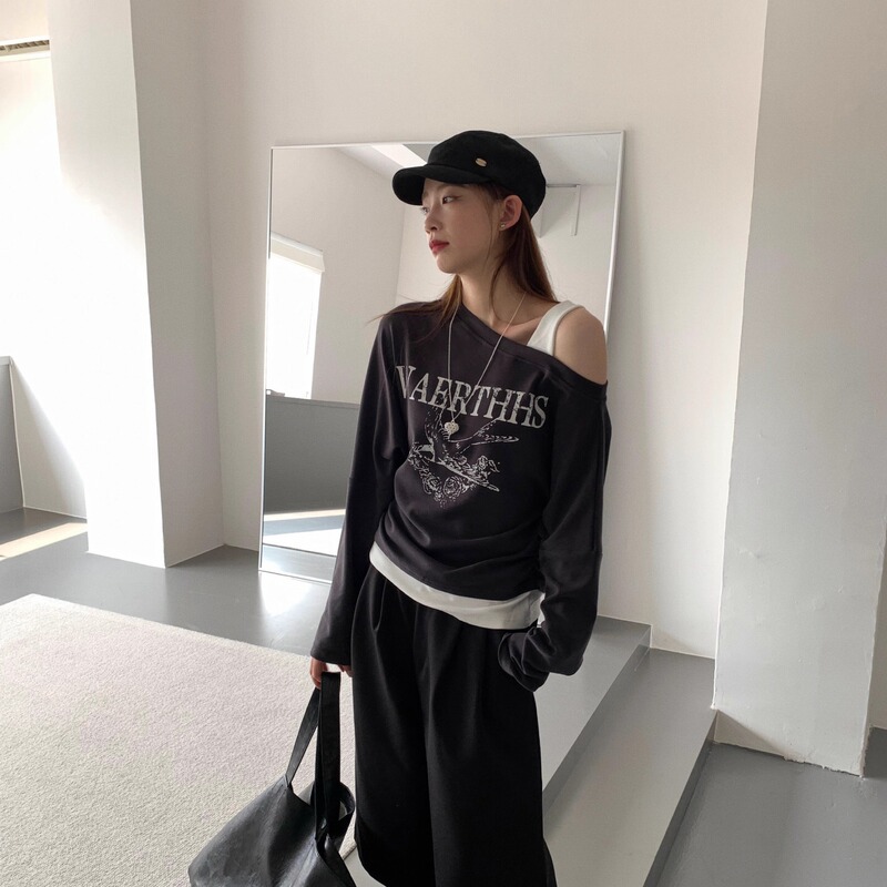 WINNER草莓家字母印花半露肩休闲T恤2025秋季宽松慵懒风长袖上衣|undefined