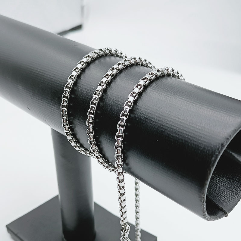 Minimalist Stainless Steel Chain Necklace For Men And Women_voghion.com