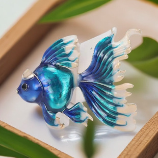 Wholesale trend new alloy oil drop three-dimensional goldfish brooch pendant dual-use all-match clothing accessories pin