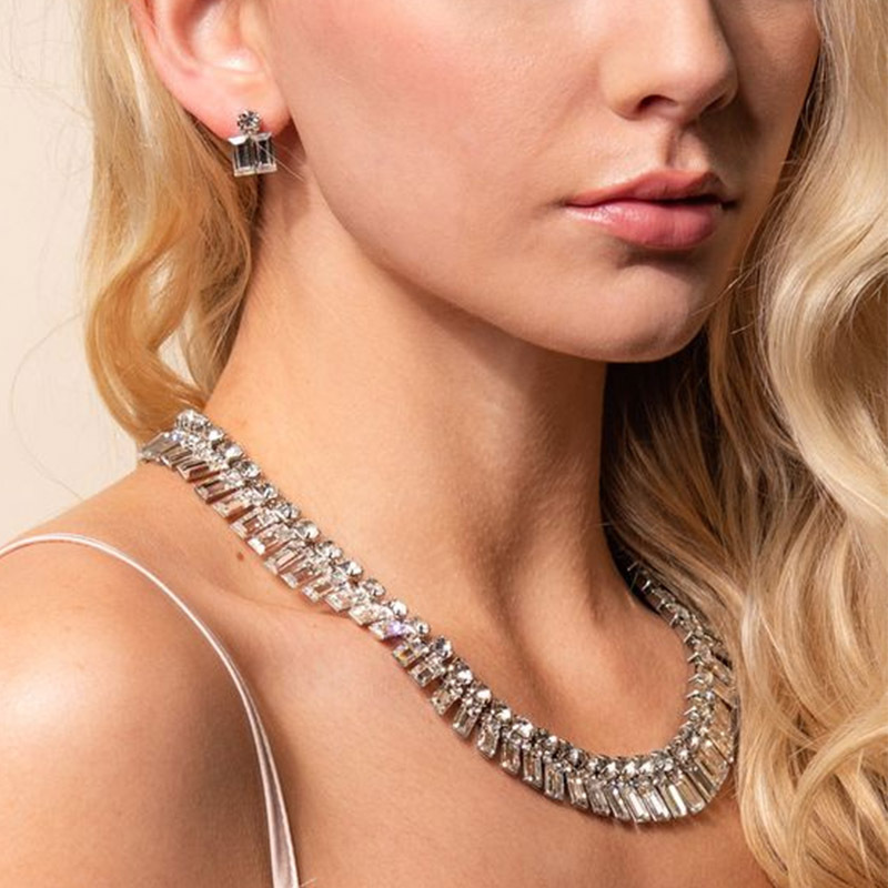 Nueva moda cuadrada flange conjunto de joyería simple collar de diamante temperamento pendientes accesorios conjunto de joyería