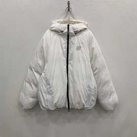 南油女装2025冬季Loe新款蓬松保暖男女同款宽松连帽羽绒服外套