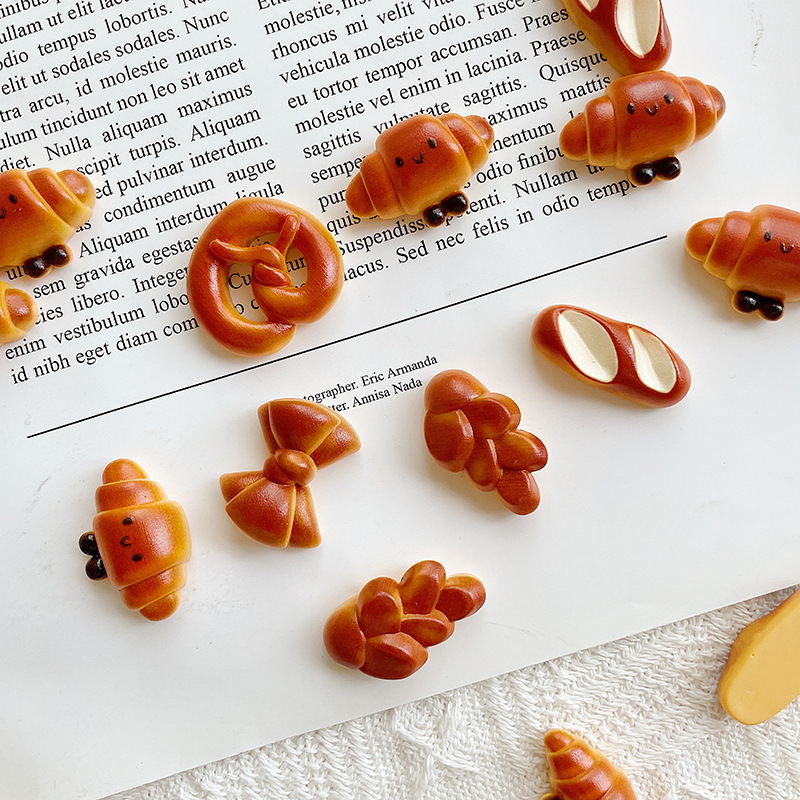 仿真微缩食玩碱水面包法棍 奶油胶树脂diy配件蛋糕娃屋桌面摆件