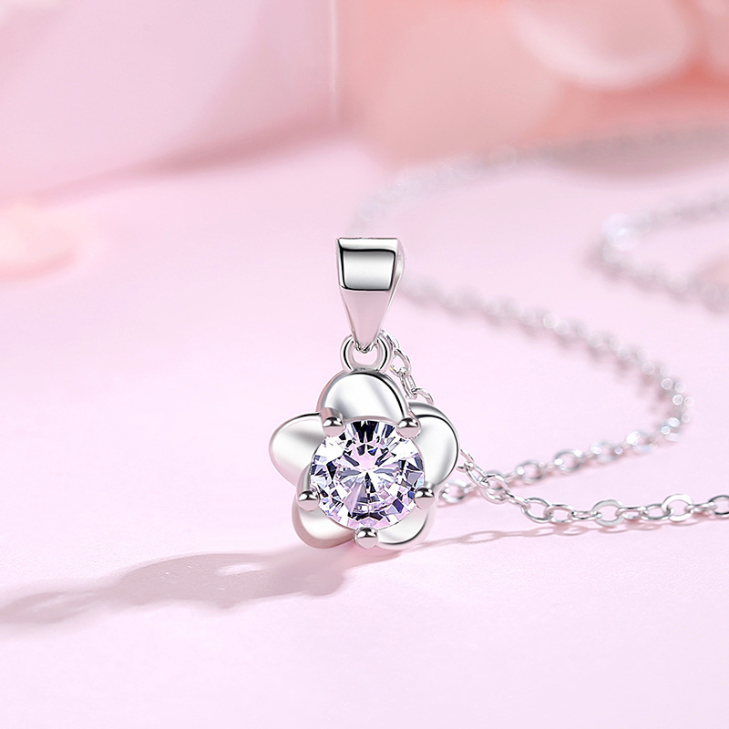 Collar de plata esterlina S925 flor de ciruelo colgante único al por mayor flor de estilo japonés y coreano femenino pequeño colgante fresco